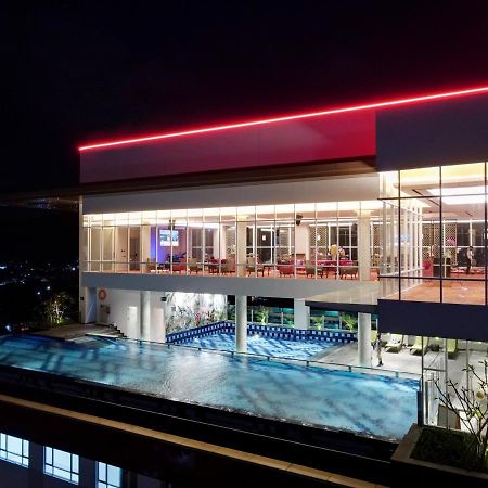 The Zhm Premiere Padang Hotel Exterior photo