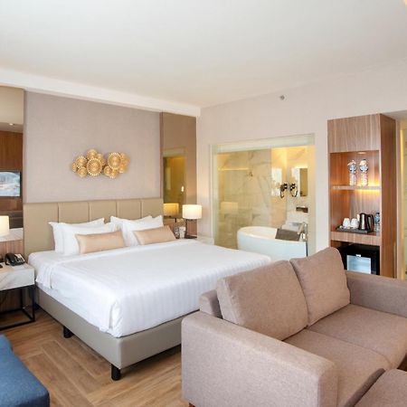 The Zhm Premiere Padang Hotel Exterior photo
