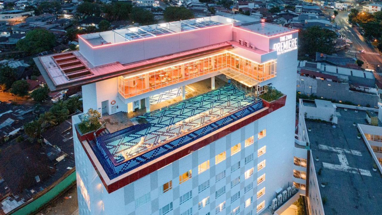 The Zhm Premiere Padang Hotel Exterior photo
