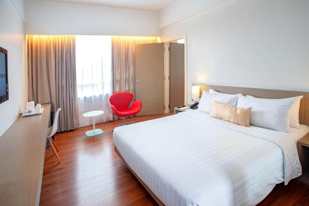 The Zhm Premiere Padang Hotel Exterior photo
