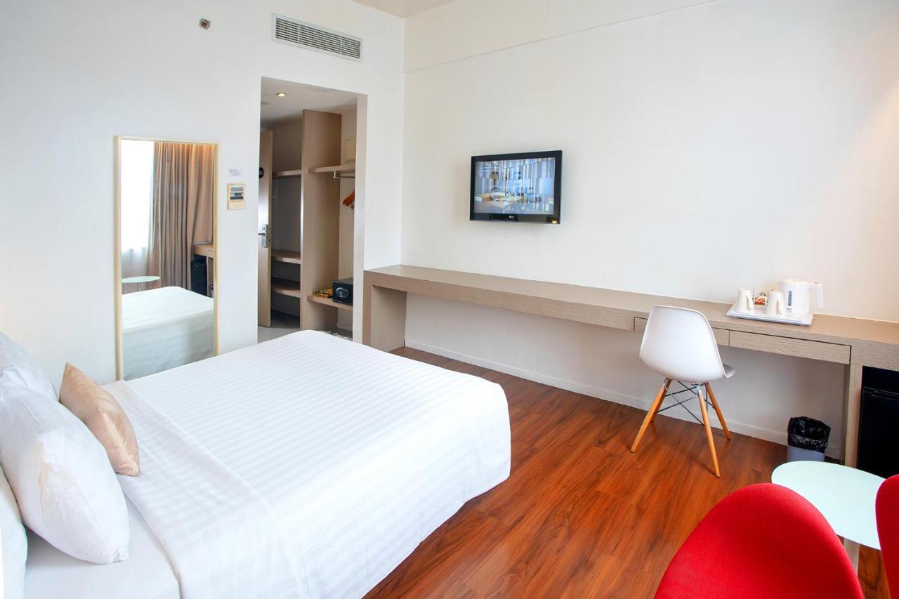 The Zhm Premiere Padang Hotel Exterior photo