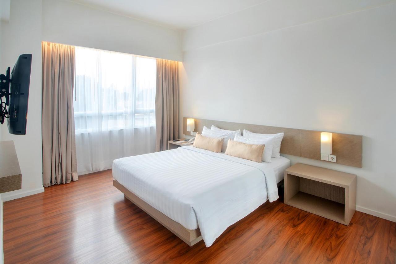 The Zhm Premiere Padang Hotel Exterior photo