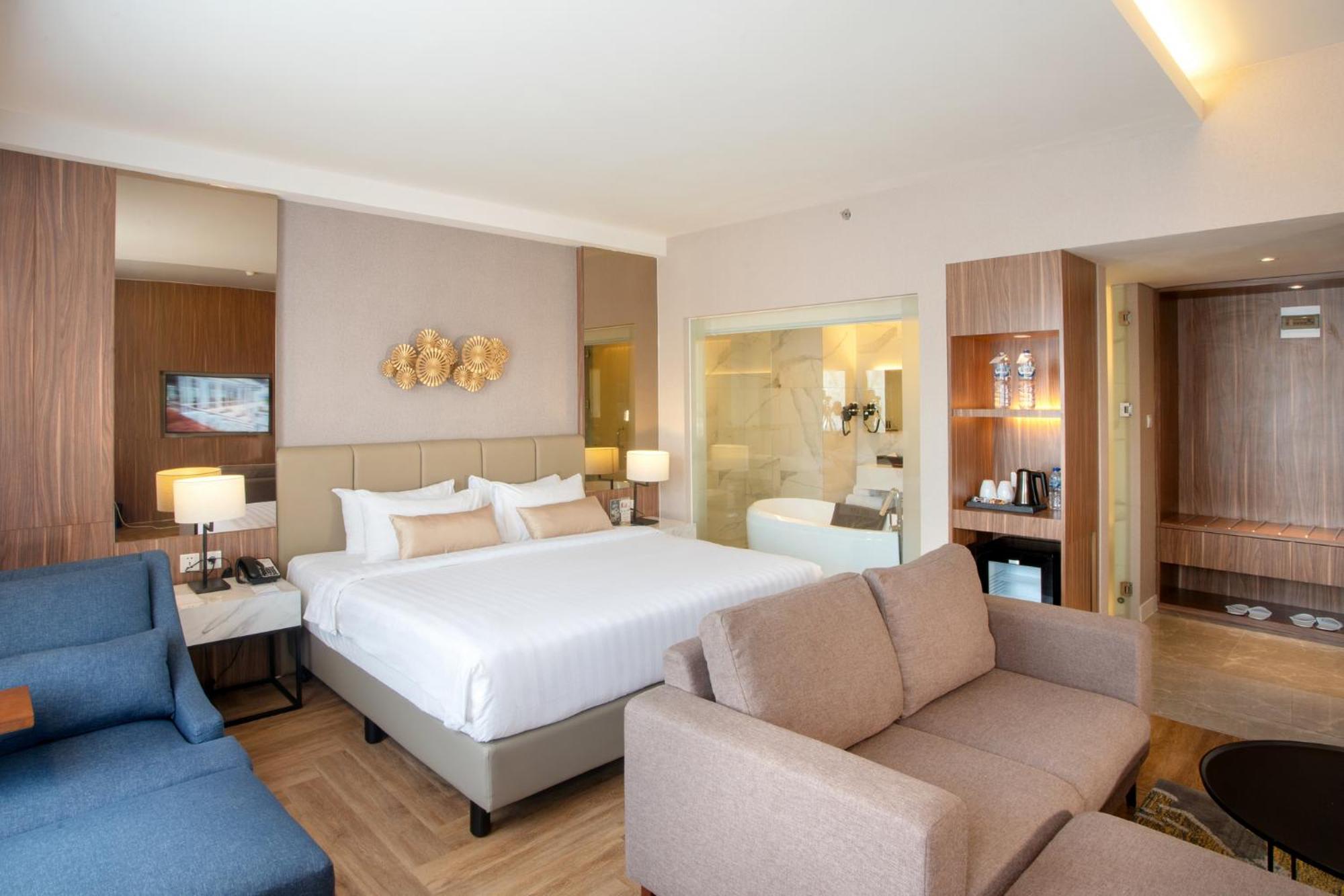 The Zhm Premiere Padang Hotel Exterior photo