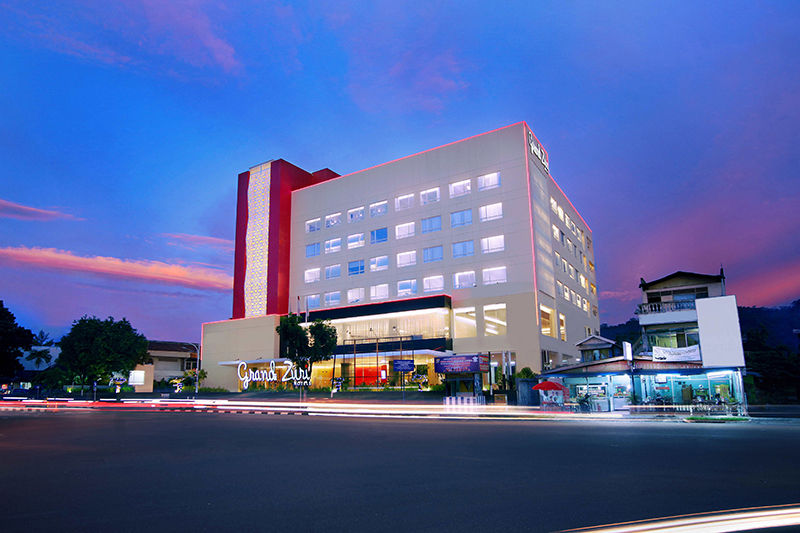 The Zhm Premiere Padang Hotel Exterior photo