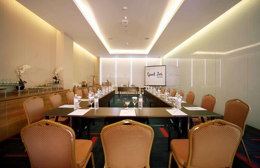 The Zhm Premiere Padang Hotel Exterior photo